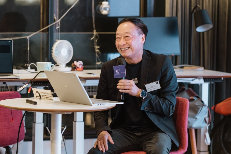 许遵发表示，使用企业外部的AI可能会带来严重的数据安全风险。